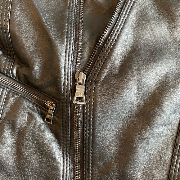 BCBG faux leather jacket size XS - Picture 2 of 3